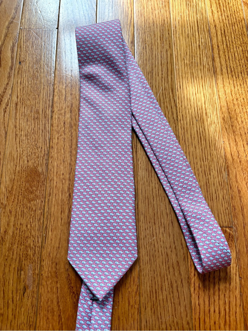 Vineyard Vines Men’s Silk Tie Classic Pink Blue Whale Print Preppy Made in USA
